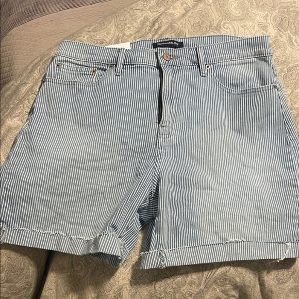 NWT Calvin Klein Railroad Stripes Shorts, 12